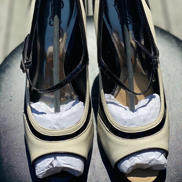 Carlos Santana peep toe single strap pump - Picture 2 of 4